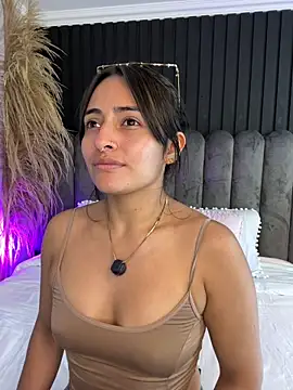 Snapshot of Nanda_vixen_ chatting on 05/27/26, 08:06 Nanda vixen online show from 05/27/26, 08:06
