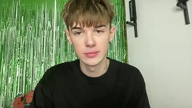 Snapshot of YourMilkyGuy chatting on 02/22/26, 06:06 YourMilkyGuy online show from 02/22/26, 06:06