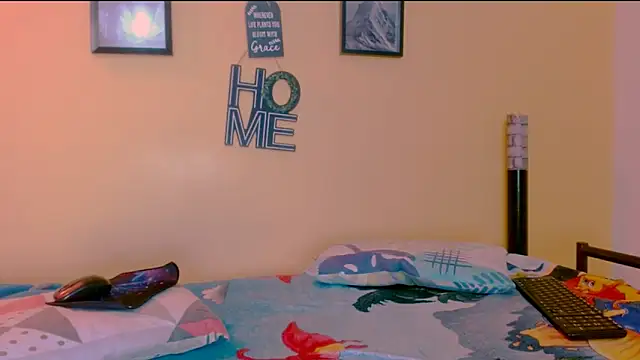 Snapshot of sexiempoderada18 chatting on 02/25/26, 01:21 sexiempoderada18 online show from 02/25/26, 01:21