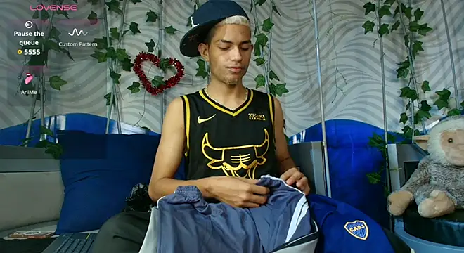 ItsZairen online show from 02/25/26, 03:16