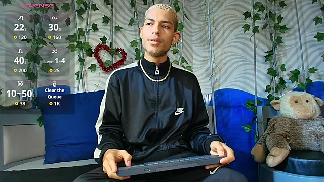 ItsZairen online show from 02/26/26, 04:22