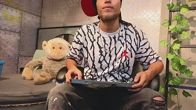 ItsZairen online show from 03/21/26, 03:33