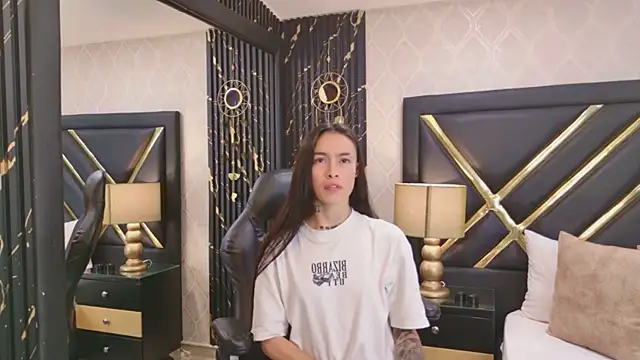 LaurenHazell online show from 04/25/26, 03:31