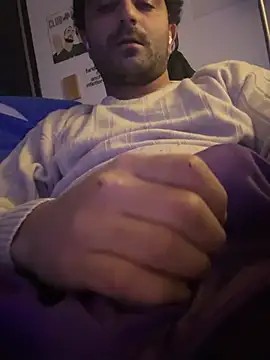 Snapshot of elia2711 chatting on 02/14/26, 05:37 elia2711 online show from 02/14/26, 05:37