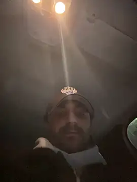 Snapshot of elia2711 chatting on 02/15/26, 05:20 elia2711 online show from 02/15/26, 05:20