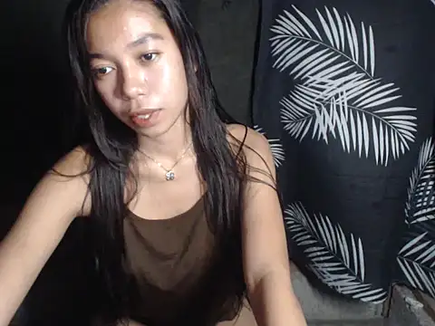 urgirlyflor online show from 04/18/26, 11:36