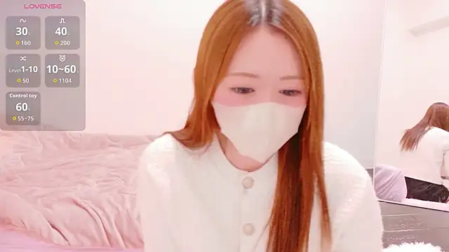 Snapshot of mei__27 chatting on 03/10/26, 12:54 mei 27 online show from 03/10/26, 12:54