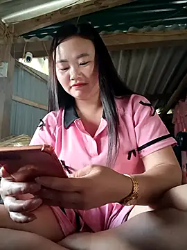 lisn-cute online show from 04/11/26, 10:08