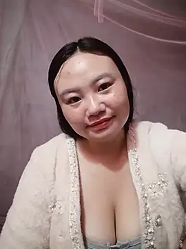 lisn-cute online show from 05/18/26, 12:51