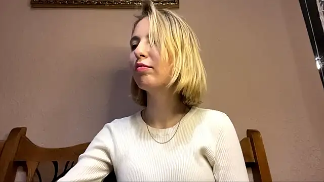 Snapshot of CharmingBlonde chatting on 02/10/26, 06:12 CharmingBlonde online show from 02/10/26, 06:12