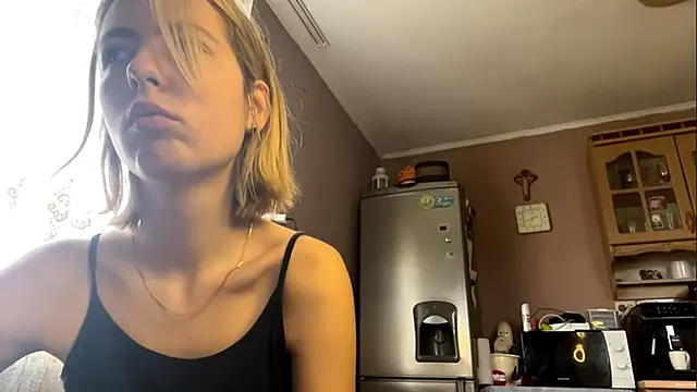 Snapshot of CharmingBlonde chatting on 02/14/26, 11:40 CharmingBlonde online show from 02/14/26, 11:40