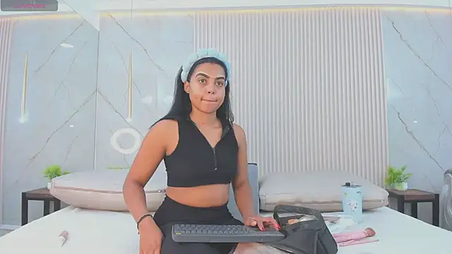 eva lain online show from 04/22/26, 11:34