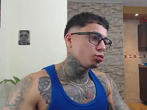 maxstrom111 online show from 02/11/26, 01:16