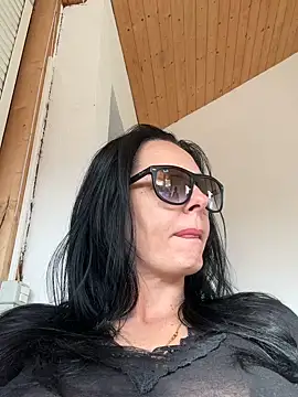 MiriamDelyn online show from 04/19/26, 02:38