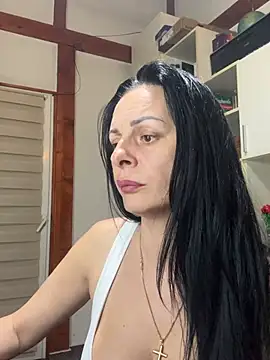 Snapshot of MiriamDelyn chatting on 04/24/26, 08:00 MiriamDelyn online show from 04/24/26, 08:00