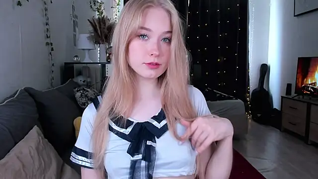 AmyLouWood online show from 07/20/26, 11:34