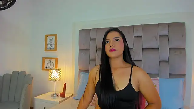 zharia lux 25 online show from 02/19/26, 11:28