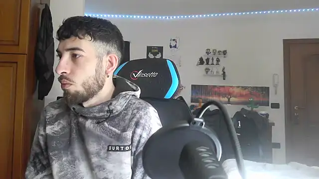 Snapshot of maestroboris95 chatting on 02/12/26, 11:27 maestroboris95 online show from 02/12/26, 11:27