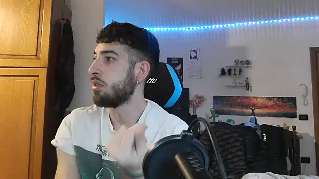 Snapshot of maestroboris95 chatting on 02/17/26, 10:34 maestroboris95 online show from 02/17/26, 10:34