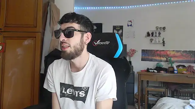 Snapshot of maestroboris95 chatting on 02/27/26, 11:21 maestroboris95 online show from 02/27/26, 11:21