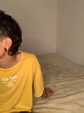 Snapshot of Damn__Love chatting on 02/25/26, 05:39 Damn Love online show from 02/25/26, 05:39