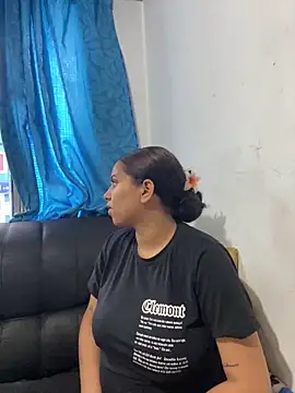 Luna white1 online show from 04/23/26, 07:16