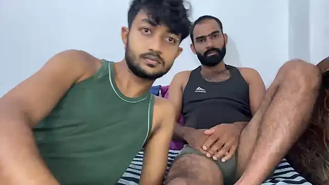 Snapshot of DesiDaddyandSon chatting on 05/07/26, 02:17 DesiDaddyandSon online show from 05/07/26, 02:17