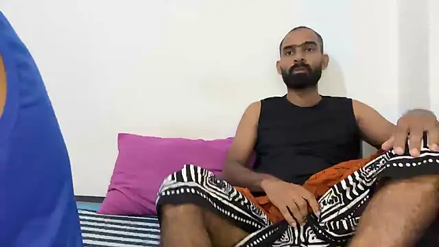 Snapshot of DesiDaddyandSon chatting on 06/04/26, 02:50 DesiDaddyandSon online show from 06/04/26, 02:50