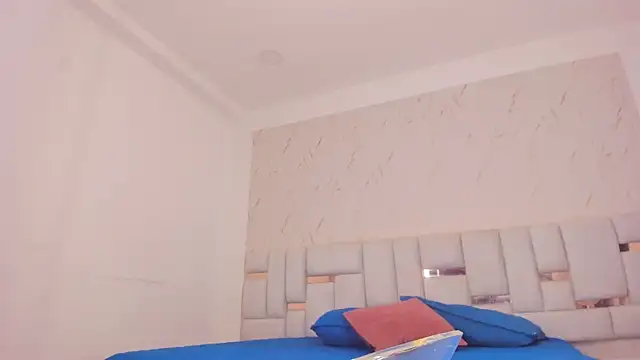 hermione brown online show from 04/13/26, 07:52