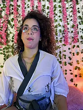 Snapshot of Woo_isDaphne chatting on 02/16/26, 11:56 Woo isDaphne online show from 02/16/26, 11:56