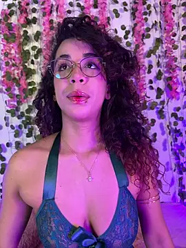 Snapshot of Woo_isDaphne chatting on 02/23/26, 11:35 Woo isDaphne online show from 02/23/26, 11:35