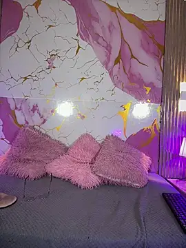 Woo isDaphne online show from 04/09/26, 10:59