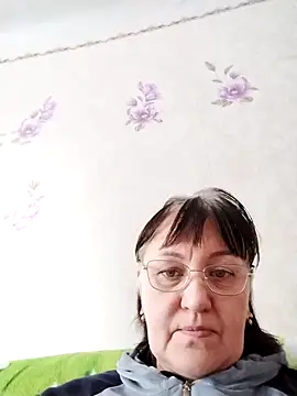 Snapshot of ViolaStar75 chatting on 02/18/26, 07:04 ViolaStar75 online show from 02/18/26, 07:04