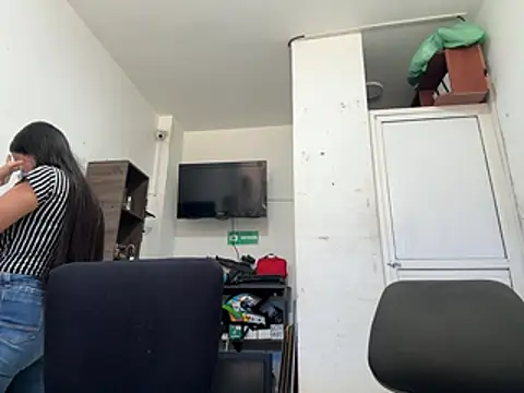 Snapshot of two_cam_latin chatting on 02/21/26, 05:36 two cam latin online show from 02/21/26, 05:36