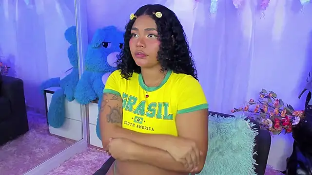 Snapshot of Angel_Belll chatting on 04/07/26, 01:06 Angel Belll online show from 04/07/26, 01:06