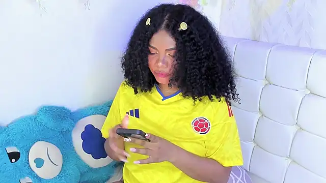 Snapshot of Angel_Belll chatting on 06/18/26, 12:55 Angel Belll online show from 06/18/26, 12:55
