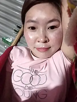 Snapshot of Yiyoongg chatting on 02/23/26, 01:25 Yiyoongg online show from 02/23/26, 01:25