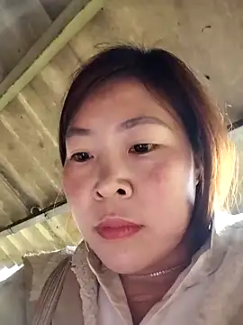 Snapshot of Yiyoongg chatting on 02/26/26, 01:15 Yiyoongg online show from 02/26/26, 01:15