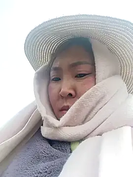 Yiyoongg online show from 03/21/26, 02:16