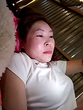 Yiyoongg online show from 04/13/26, 06:30