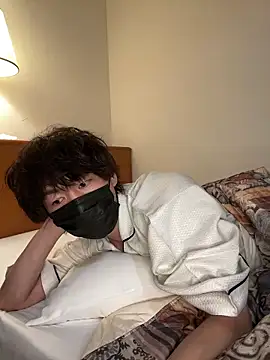 Snapshot of --ha-ru-- chatting on 05/06/26, 02:11 --ha-ru-- online show from 05/06/26, 02:11