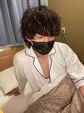Snapshot of --ha-ru-- chatting on 05/18/26, 04:02 --ha-ru-- online show from 05/18/26, 04:02