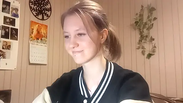 Snapshot of RunawayBr1de chatting on 03/02/26, 03:19 RunawayBr1de online show from 03/02/26, 03:19