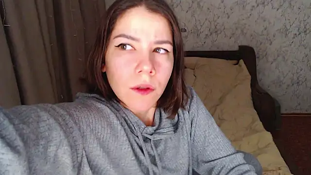 Snapshot of AdelMauds chatting on 02/17/26, 06:14 AdelMauds online show from 02/17/26, 06:14