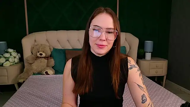 Arielle Vade online show from 04/23/26, 05:19