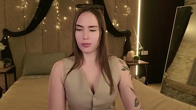 Arielle Vade online show from 06/06/26, 05:23
