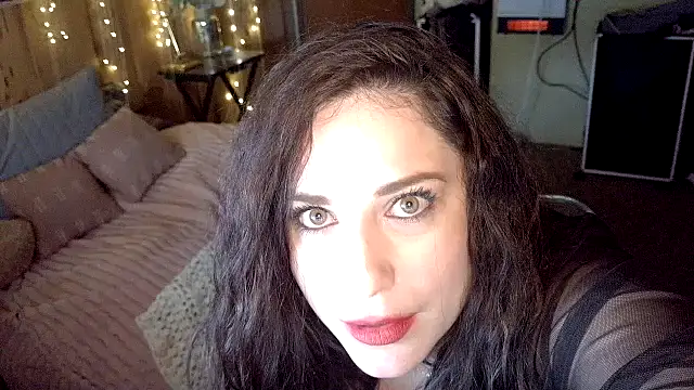 VelvetBrunetteXo online show from 04/07/26, 04:51