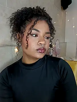 BrianaSweetxxx online show from 04/17/26, 03:53