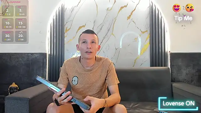 Isaak 26 online show from 04/08/26, 01:27