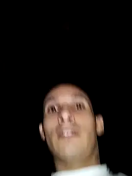 Isaak 26 online show from 04/18/26, 03:32